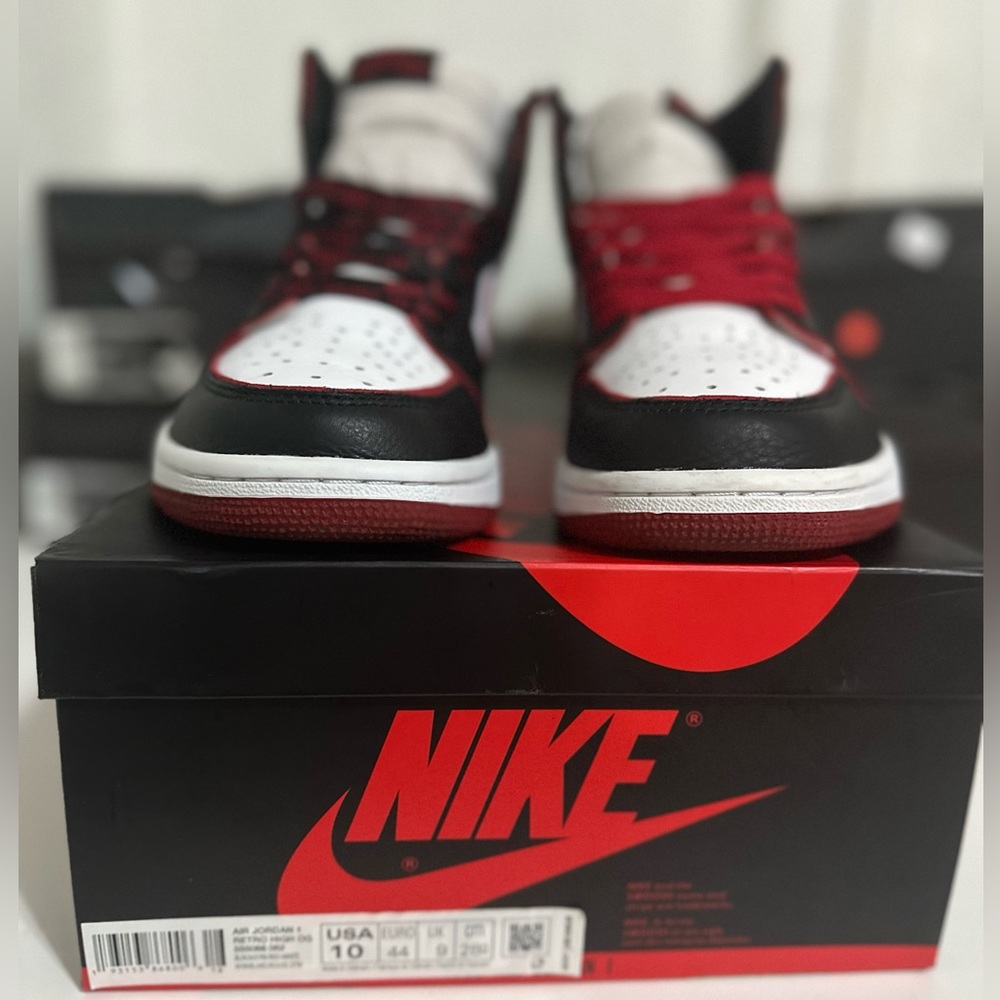 Jordan 1 Retro High Bloodline